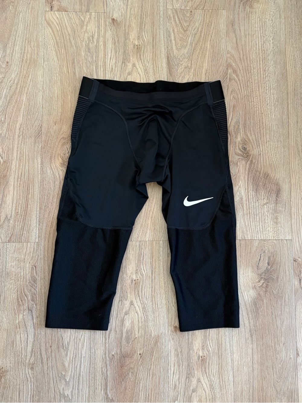 Nike Aeroadapt Tight Fit Black Men’s Shorts Running Workout Sz Large